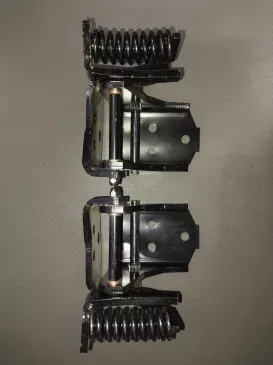 KPP8504 Reproduction Upper & Lower Door Hinge Set For 1986–1987 GM Models.