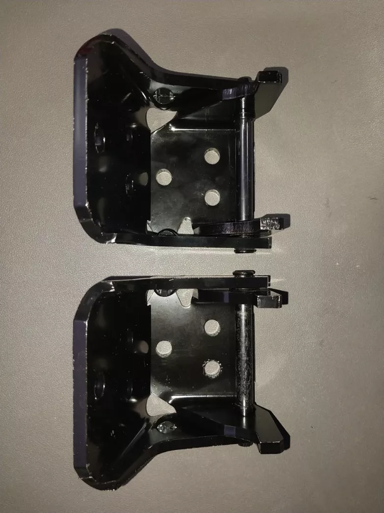 KPP8504 Reproduction Upper & Lower Door Hinge Set For 1986–1987 GM Models.