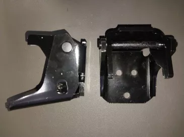 KPP8504 Reproduction Upper & Lower Door Hinge Set For 1986–1987 GM Models.