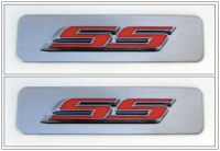 CAMARO ENGINE COVER GM SS RED- EMBLEMS & POLISHED STAINLESS NAMEPLATES (2) #3102